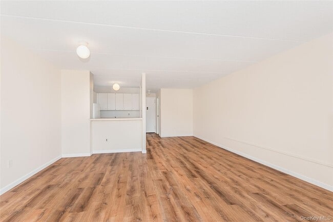 1155 Warburton Ave, Unit 7B in Yonkers, NY - Building Photo - Building Photo