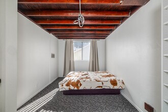 1943 Vista Del Mar Ave in Los Angeles, CA - Building Photo - Interior Photo