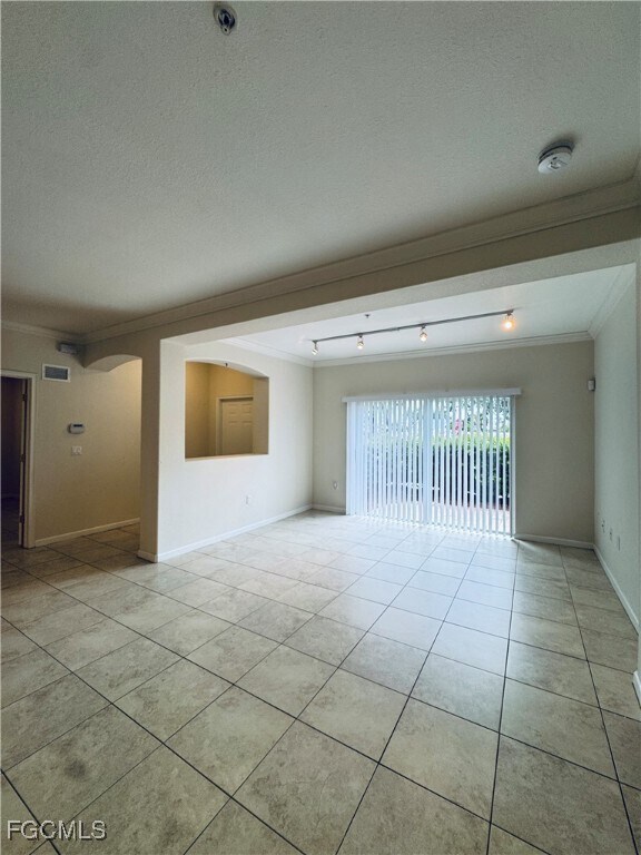 13100 Bella Casa Cir in Ft. Myers, FL - Building Photo - Building Photo