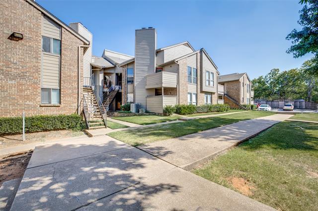 1608 Pecan Chase Cir in Arlington, TX - Foto de edificio - Building Photo