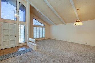 6260 N Palm Ave in Fresno, CA - Building Photo - Building Photo