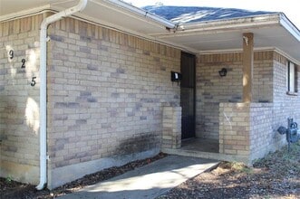 925 Bluebird Dr in Irving, TX - Building Photo - Building Photo