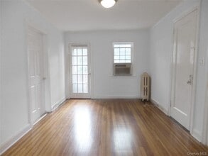 107 Kensington Rd in Bronxville, NY - Building Photo - Building Photo