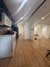 684 Parker St, Unit 1 in Roxbury Crossing, MA - Foto de edificio - Building Photo