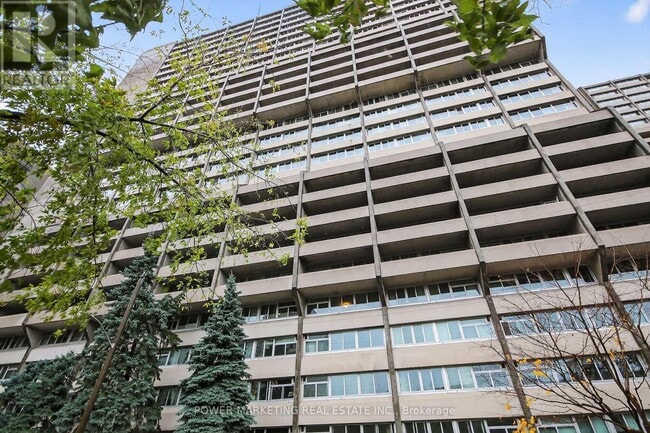 500 Laurier Ave W in Ottawa, ON - Building Photo - Building Photo