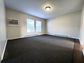 308 Wilshire Dr in Sandwich, IL - Building Photo - Building Photo