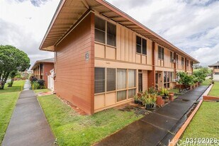 1158 Hoola Pl in Pearl City, HI - Building Photo
