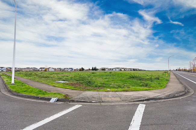 Allison Way Apartments in Woodburn, OR - Foto de edificio - Building Photo