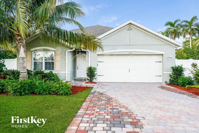 1402 Loma Linda Dr in Ft. Myers, FL - Building Photo