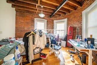 879 Beacon St, Unit 111 in Boston, MA - Building Photo - Building Photo