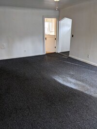 2425 Snyder Ave photo'