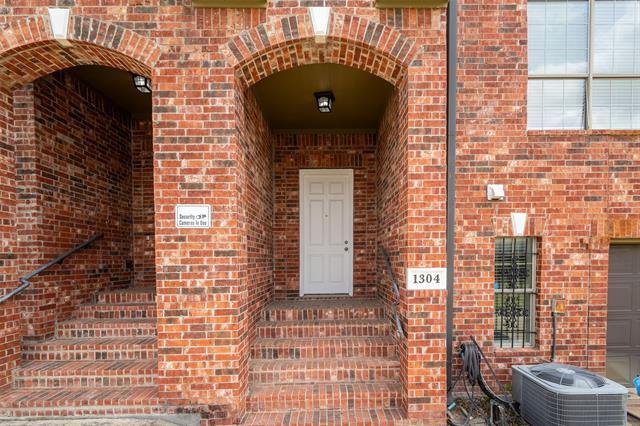 1304 Rosemary Dr in Dallas, TX - Building Photo - Building Photo