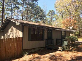 2262 Foster Dr in Tallahassee, FL - Building Photo