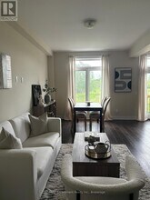 2346 Natasha Cir in Oakville, ON - Building Photo - Building Photo