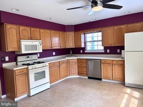 7708B Normandy Dr in Mount Laurel, NJ - Building Photo - Building Photo