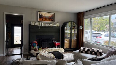 10406 Hillside Ln in Fredericksburg, VA - Building Photo - Building Photo