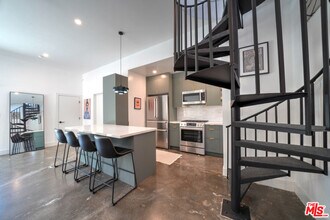 24641 Piuma Rd in Malibu, CA - Building Photo - Building Photo