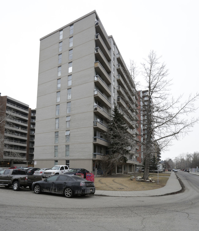 River Heights Apartments in Calgary, AB - Building Photo - Building Photo