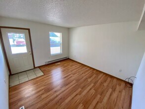933 West Ave in Onalaska, WI - Building Photo - Building Photo