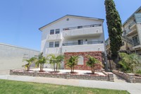 1212 Gladys Ave in Long Beach, CA - Foto de edificio - Building Photo