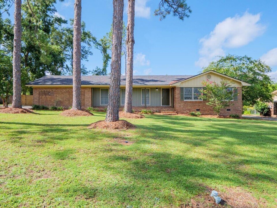 1209 Linda Dr in Valdosta, GA - Building Photo