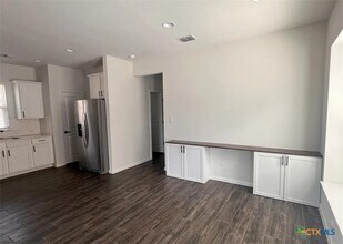 1228 Esplanade Pkwy in San Marcos, TX - Building Photo - Building Photo