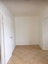 640 N Fuller Ave, Unit Guest House in Los Angeles, CA - Building Photo - Building Photo