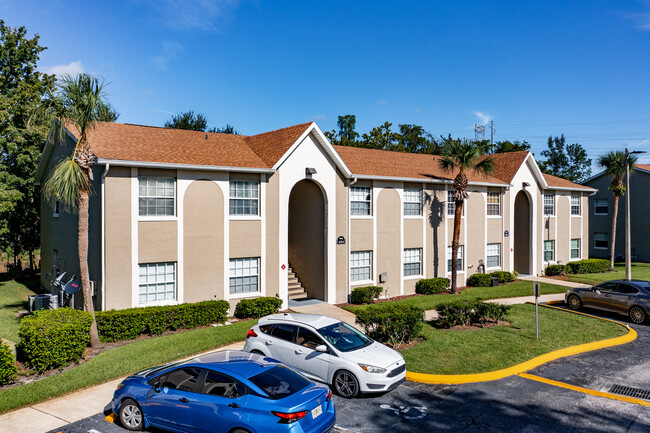 The Reserve at Pershing Oaks in Orlando, FL - Foto de edificio - Building Photo