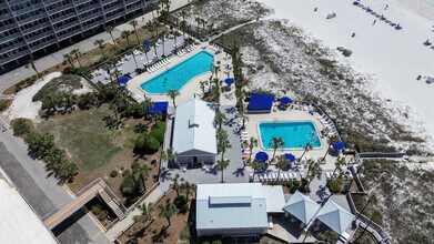 7205 Thomas Dr in Panama City Beach, FL - Building Photo - Building Photo