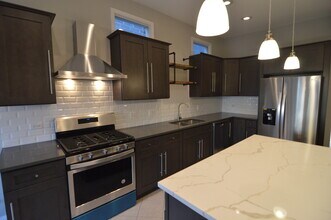 1440 W Melrose St-Unit -2 in Chicago, IL - Building Photo - Building Photo