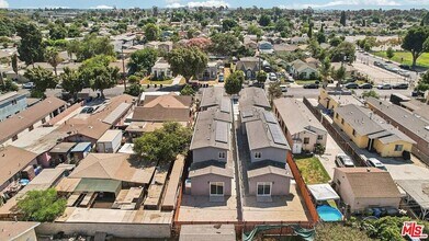 1673 E 111th St, Unit 1673 in Los Angeles, CA - Foto de edificio - Building Photo