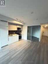 285 Dufferin St in Toronto, ON - Building Photo - Building Photo