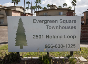 Evergreen Square in McAllen, TX - Foto de edificio - Building Photo