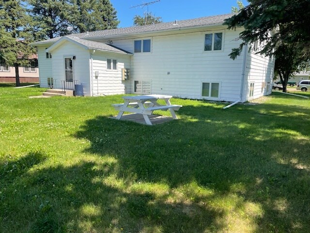 446 4th St, Unit #4 in Walcott, ND - Building Photo