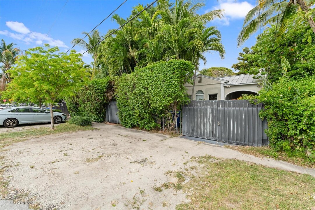 2280 SW 16th Ct in Miami, FL - Building Photo