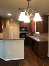 271 Freeman Blvd in West Columbia, TX - Building Photo - Building Photo