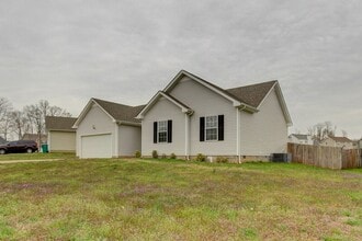 1353 Francesca Drive in Clarksville, TN - Building Photo - Building Photo