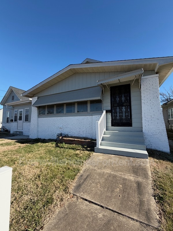 property at 918 S Barker Ave