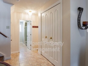 2333 Sunnylea St in Peterborough, ON - Building Photo - Building Photo