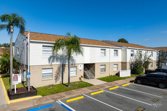 Manhattan Palms Condominiums in Tampa, FL - Building Photo - Building Photo