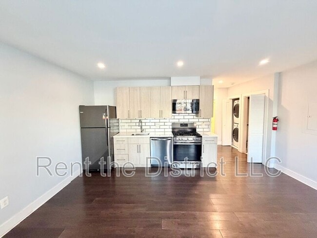 1605 F St NE in Washington, DC - Building Photo - Building Photo