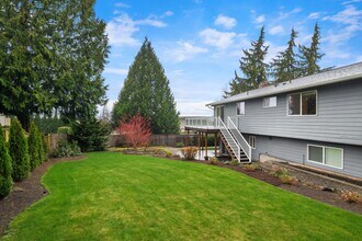 5903 105th Ave NE in Kirkland, WA - Building Photo - Building Photo