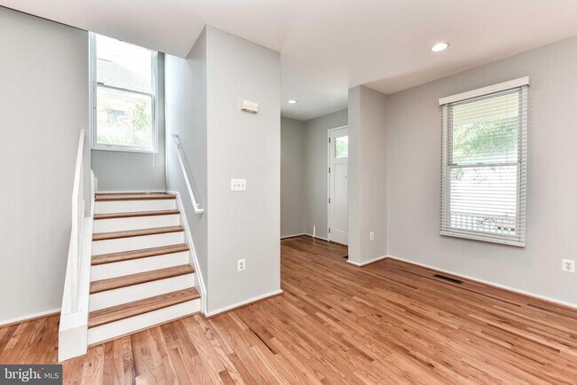 2015 N Pollard St in Arlington, VA - Foto de edificio - Building Photo