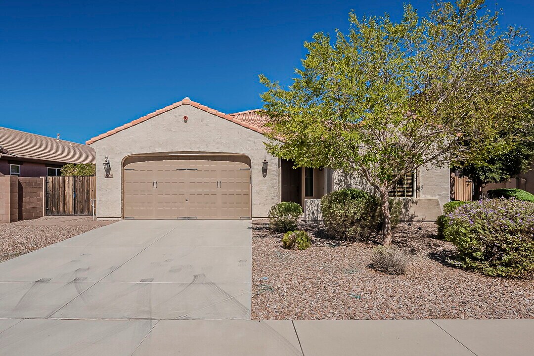 2008 E Stacey Rd in Gilbert, AZ - Building Photo
