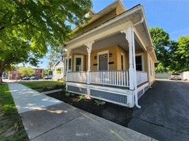 14 Monroe St in Honeoye Falls, NY - Building Photo