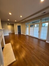 1800 Amberley Ct in Lake Forest, IL - Building Photo - Building Photo