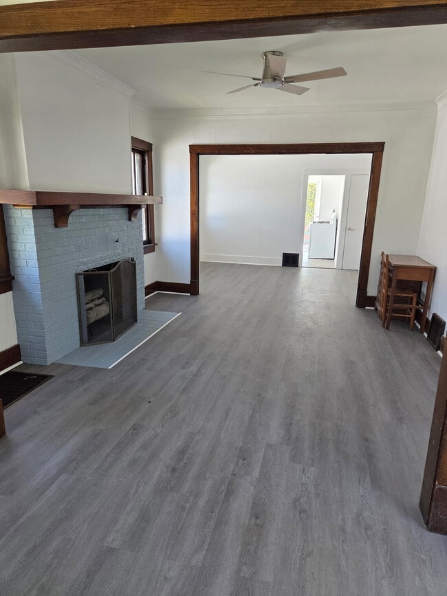 2304 N Ellis St in Peoria, IL - Building Photo - Building Photo