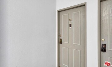 5845 Doverwood Dr in Culver City, CA - Building Photo - Building Photo