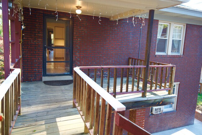 218-2 Pennsylvania Blvd, Unit Floor 2 in Pittsburgh, PA - Building Photo - Building Photo