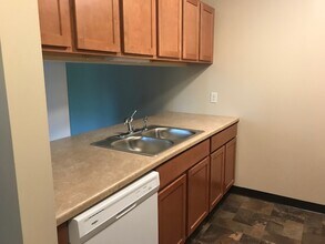 2121 Greene St in Adel, IA - Building Photo - Building Photo